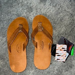 Men’s X-Large Light Brown Sandals from Rainbow. Size 11-12.